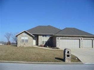 3873 W Shawnee Dr, Springfield, MO 65810
