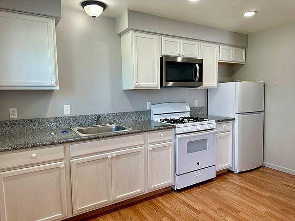5th image of 214-220-B Avenue & #130-138-2