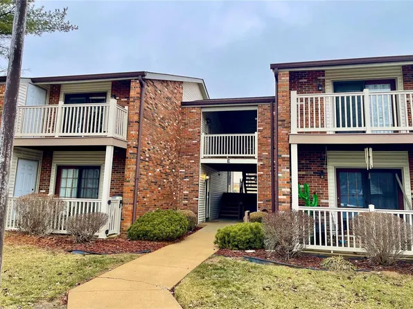 24 Meadow Rdg E, Columbia, IL 62236