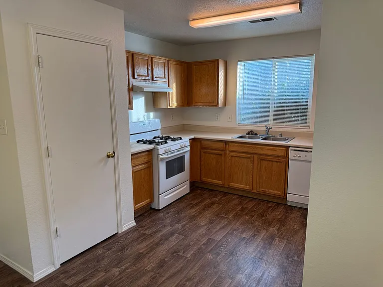 6235 Contess Rd NW — Photo 3