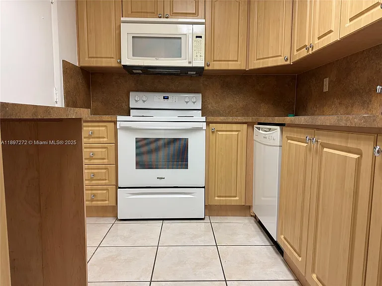 8315 SW 72nd Ave #101B — Photo 8