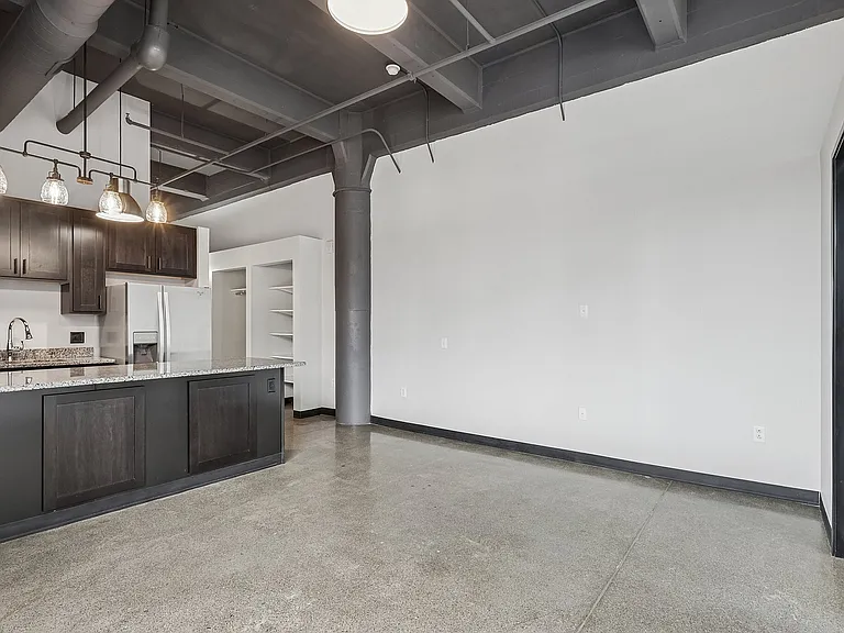 49-web-or-mls-1627 Penn Ave Unit 504-S2409-006