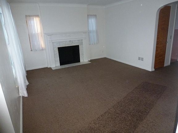 3rd image of 2673 Merrimac Blvd