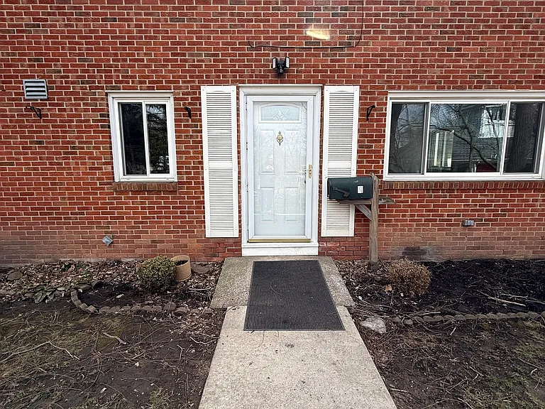 61 Park Club Ln #A — Photo 6