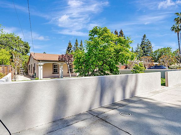 2nd image of 1325 Miravalle Ave