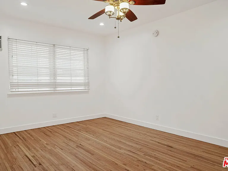 644 S Dunsmuir Ave — Photo 9