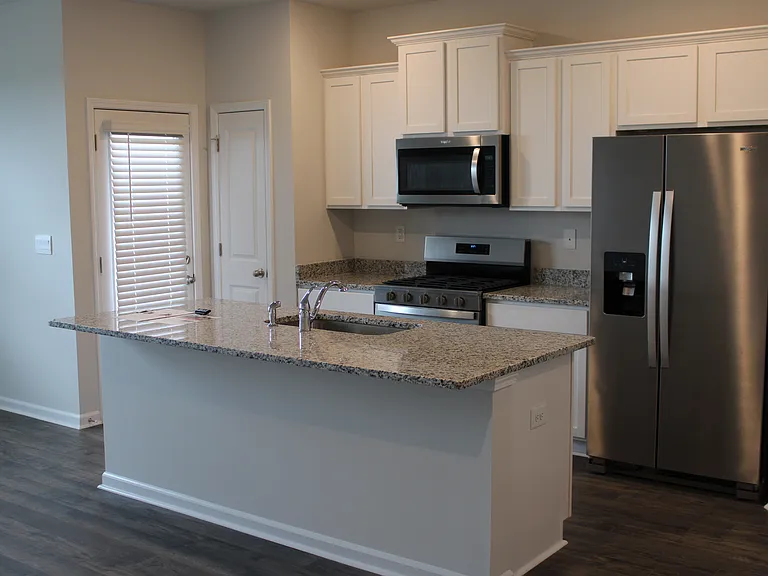 784 Grovebury Ct — Photo 7