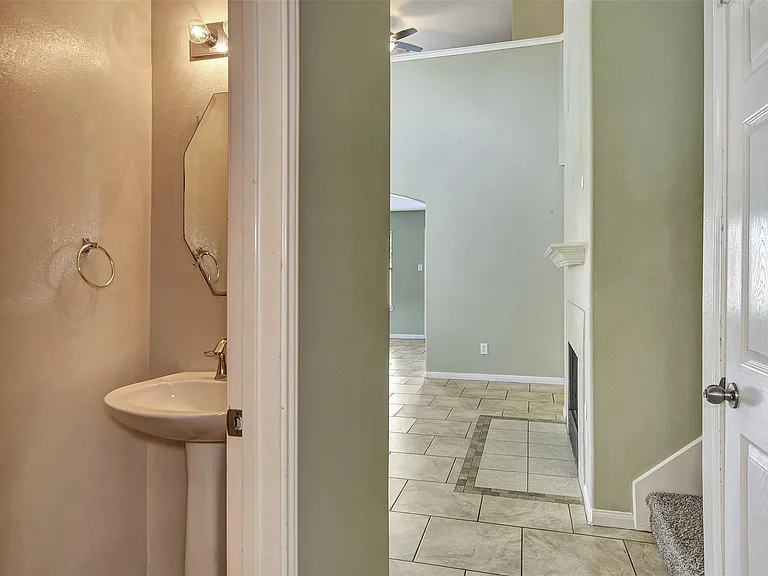 2618 Shearwater Bend Dr — Photo 32