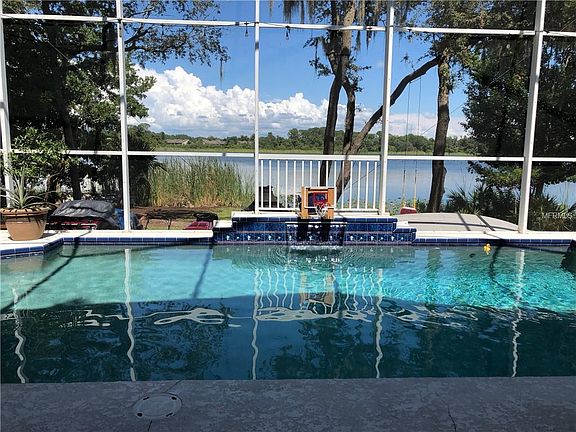 2nd image of 3819 Lake Shore Dr