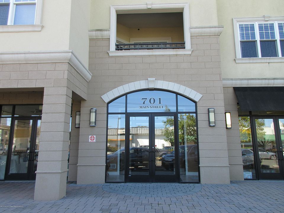 1st image of 701 Main St Unit 301