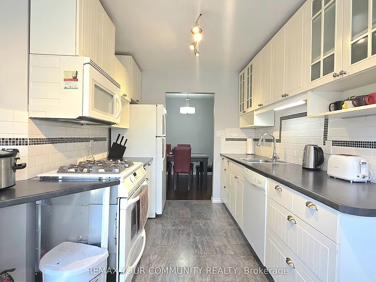 210 Highland Cres #19 — Photo 13
