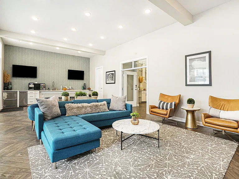 The Retreat Apartments — Photo 3
