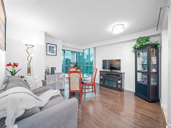 4th image of 1188 Howe St #2303