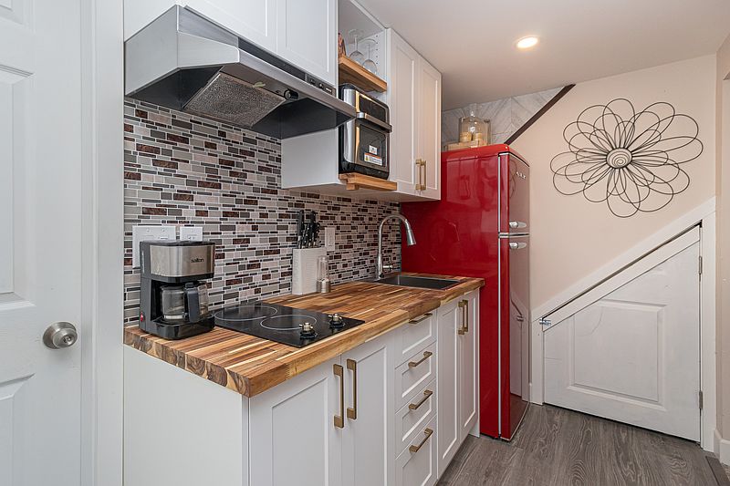 Saanich House for rent - 2 Bedrooms — photo 13