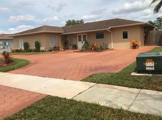 20031 NW 62nd Ct, Hialeah, FL 33015