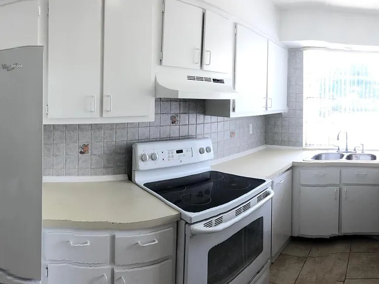 7501 Gallineta Dr #7501 — Photo 8