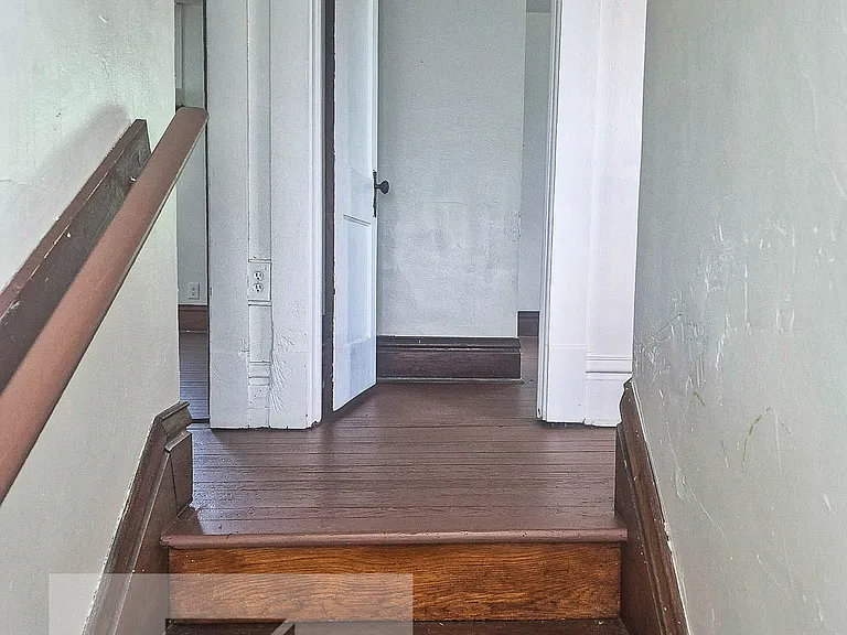 1701 Huron Ave — Photo 15