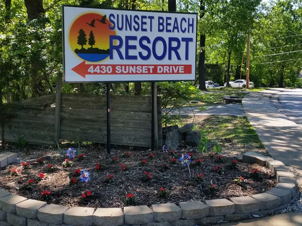 4430 Sunset Dr, Osage Beach, MO 65065