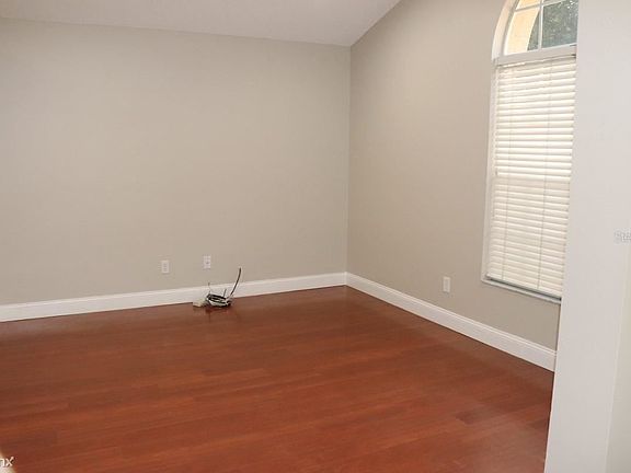 4th image of 1527R Scotch Pine Dr