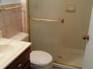 3325 Brookshire Dr, Florissant, MO