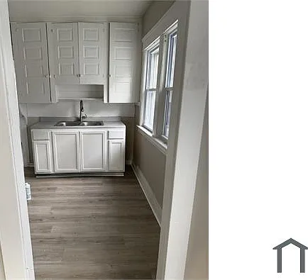 11901 Fairport Ave — Photo 12