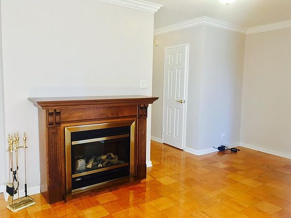 3rd image of 225 Saint Pauls Ave #607