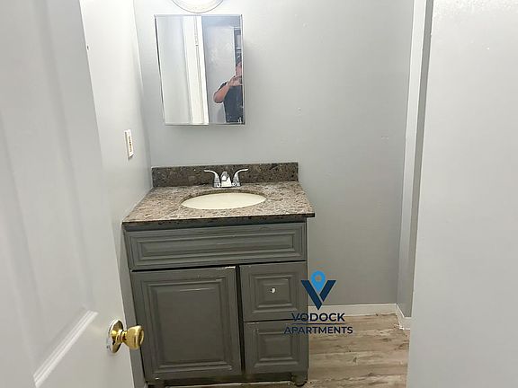 4th image of 641 Park St APT B2