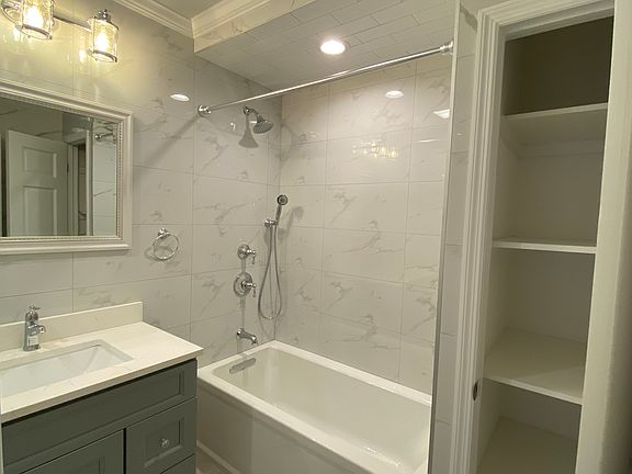4th image of 675 Manhattan Ave #2