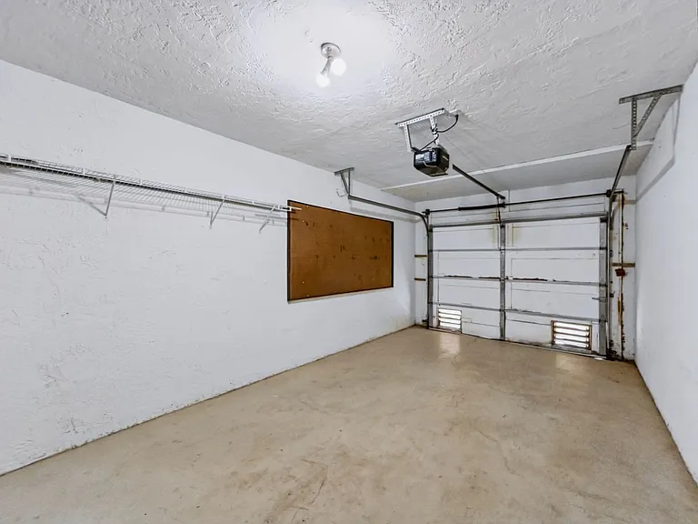191 Bennington Dr #3 — Photo 36