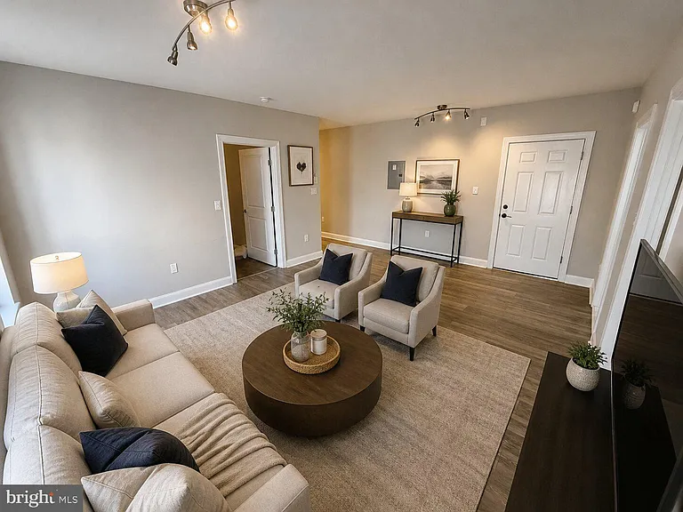 37 Bridge St #201 — Photo 2