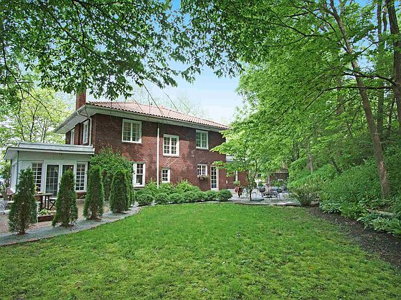 5th image of 1024 Leeper Ave