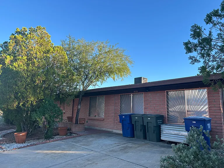 E 2nd Pl — Photo 71
