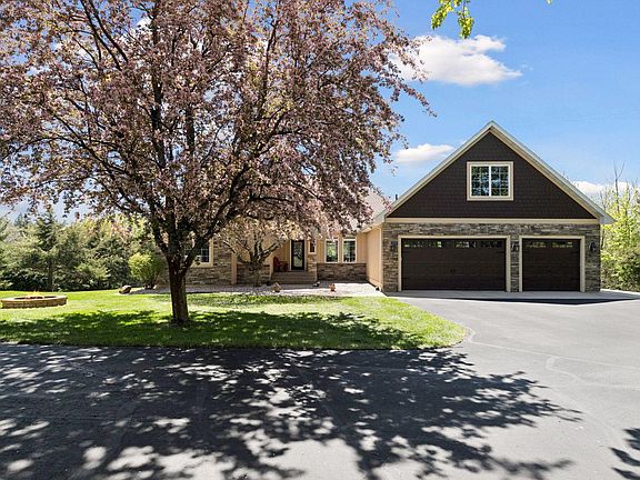 2nd image of 22925 Greenland Ln