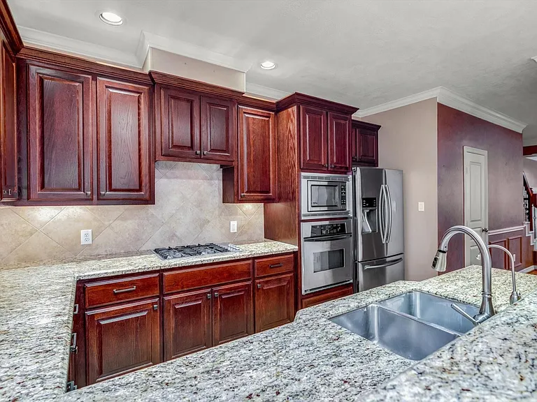 1524 Birdsall St — Photo 20