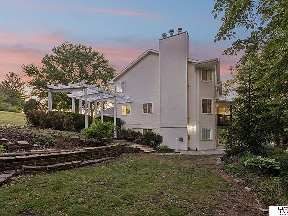 5th image of 8932 Cass Cir