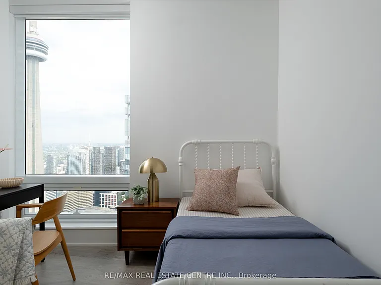 10 York St #6210 — Photo 34