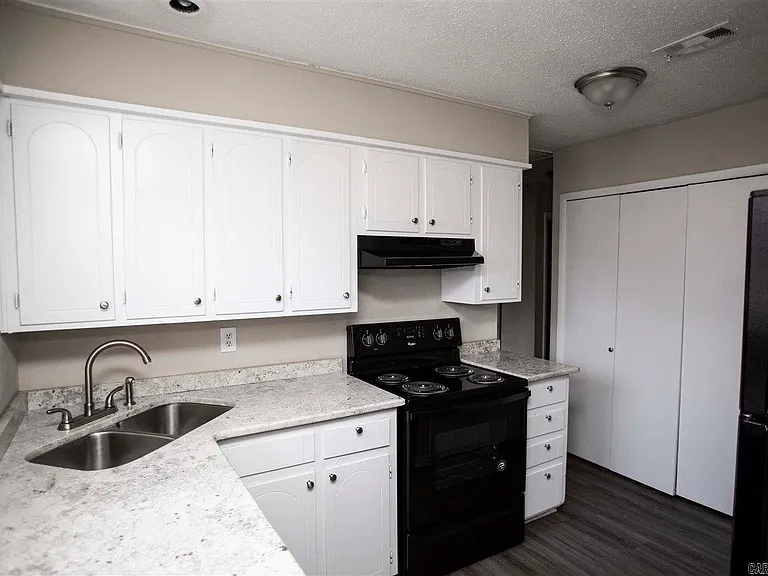 5 E Laramie Dr #A — Photo 7