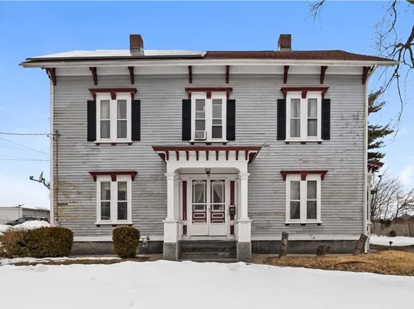 29 Jenks Ave, Central Falls, RI 02863