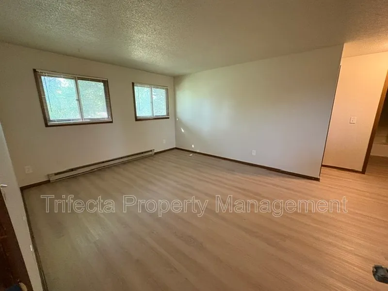 2 bed, 1.0 bath, 935 sqft, $1,345 — Photo 3
