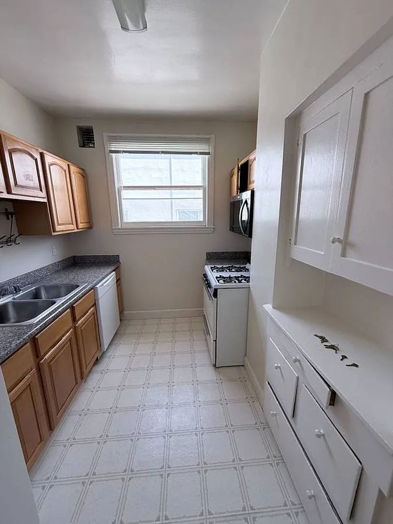 2br - 650ft2 - Sunny Apartment, Close To Everywhere! Near By Bart & Cal — Photo 2