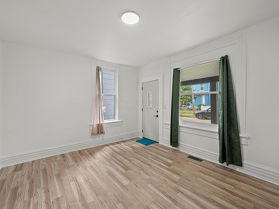 2nd image of 38 E Innis Ave