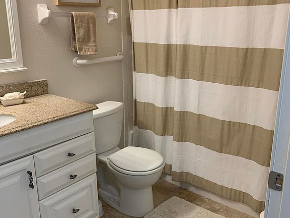 5th image of 200 Ironwood Dr Unit 218