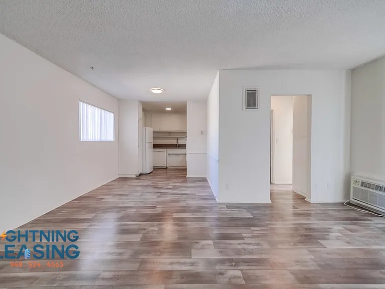 5415 Corteen Pl #11 — Photo 5