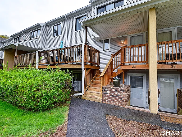 22 Dutton Place Way #22 — Photo 1