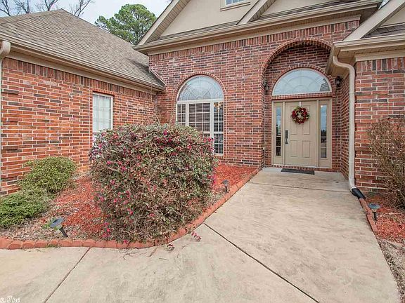 2nd image of 3816 Grand Oaks Dr
