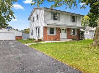 N68W23866 Donna Dr, Sussex, WI 53089