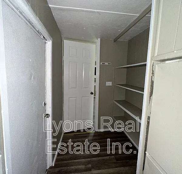 8086 Heck Dr #1A — Photo 15