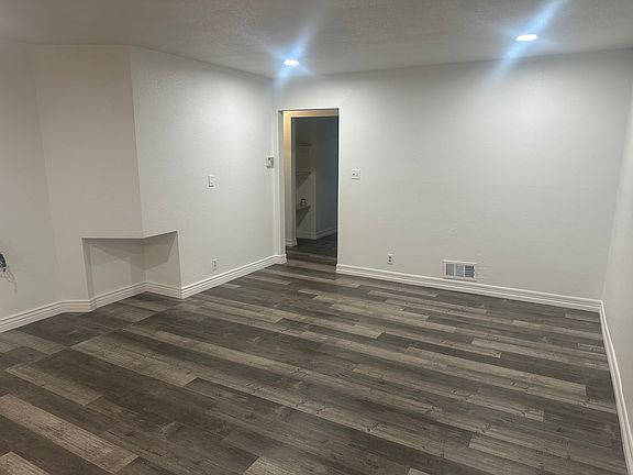 4th image of 2248 Emporia St