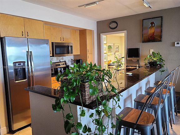 3rd image of 10350 W Bay Harbor Dr APT 2U