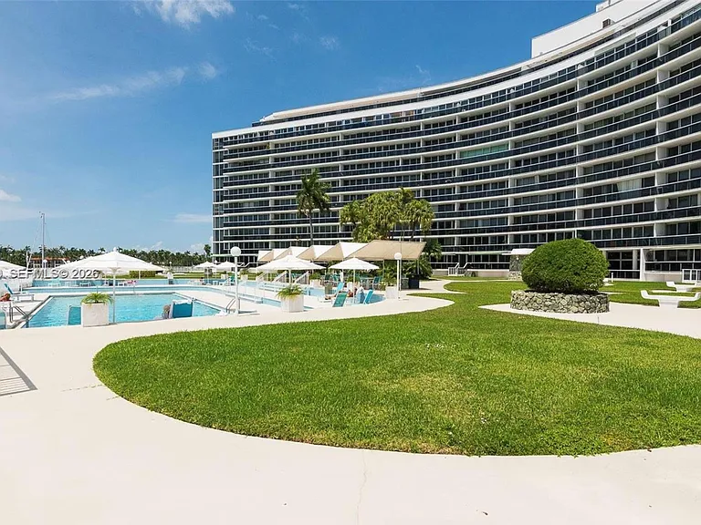 900 Bay Dr #224 — Photo 39